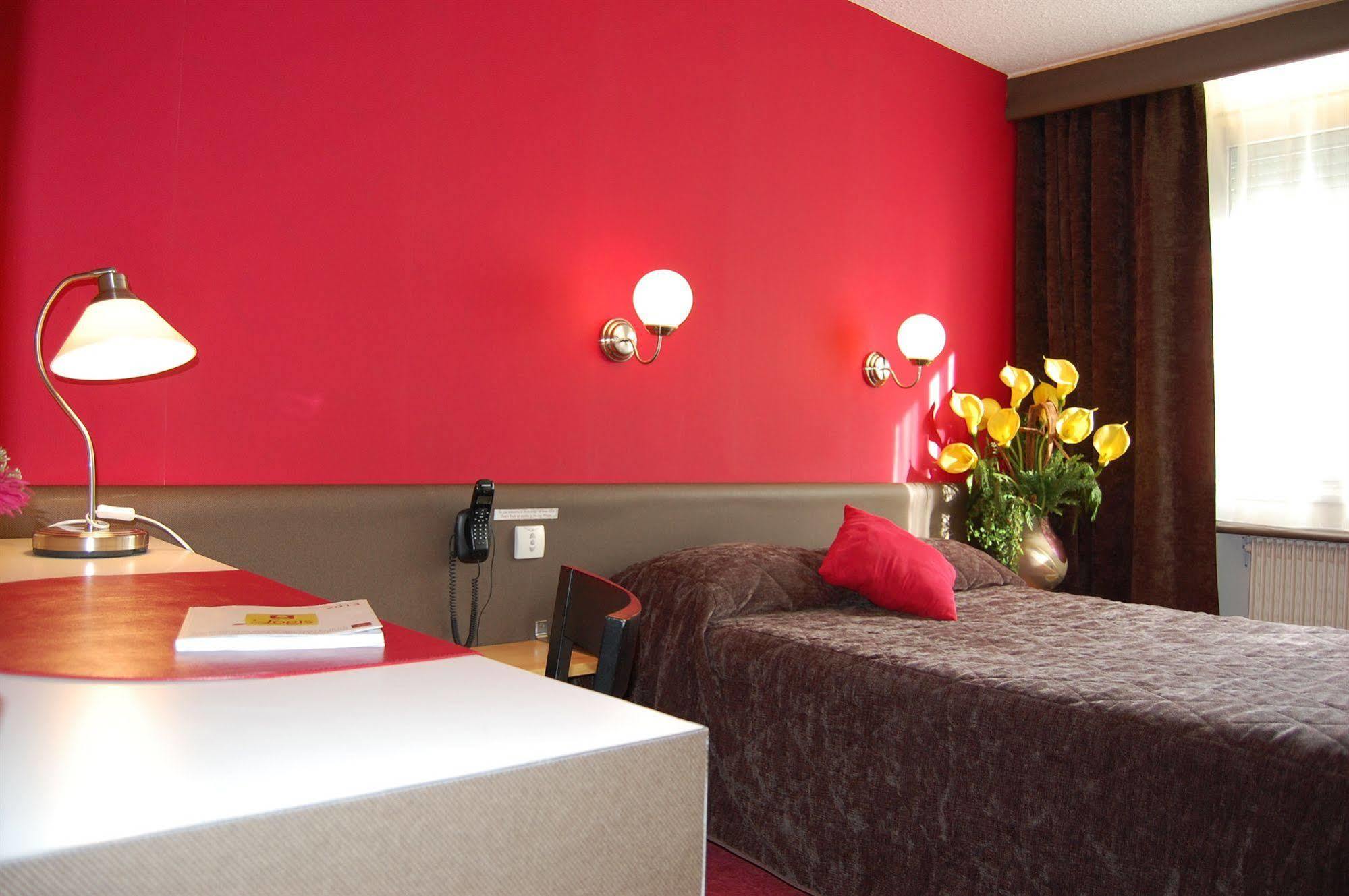 Logis Hotel Du Midi - Saint Etienne Sud Eksteriør bilde