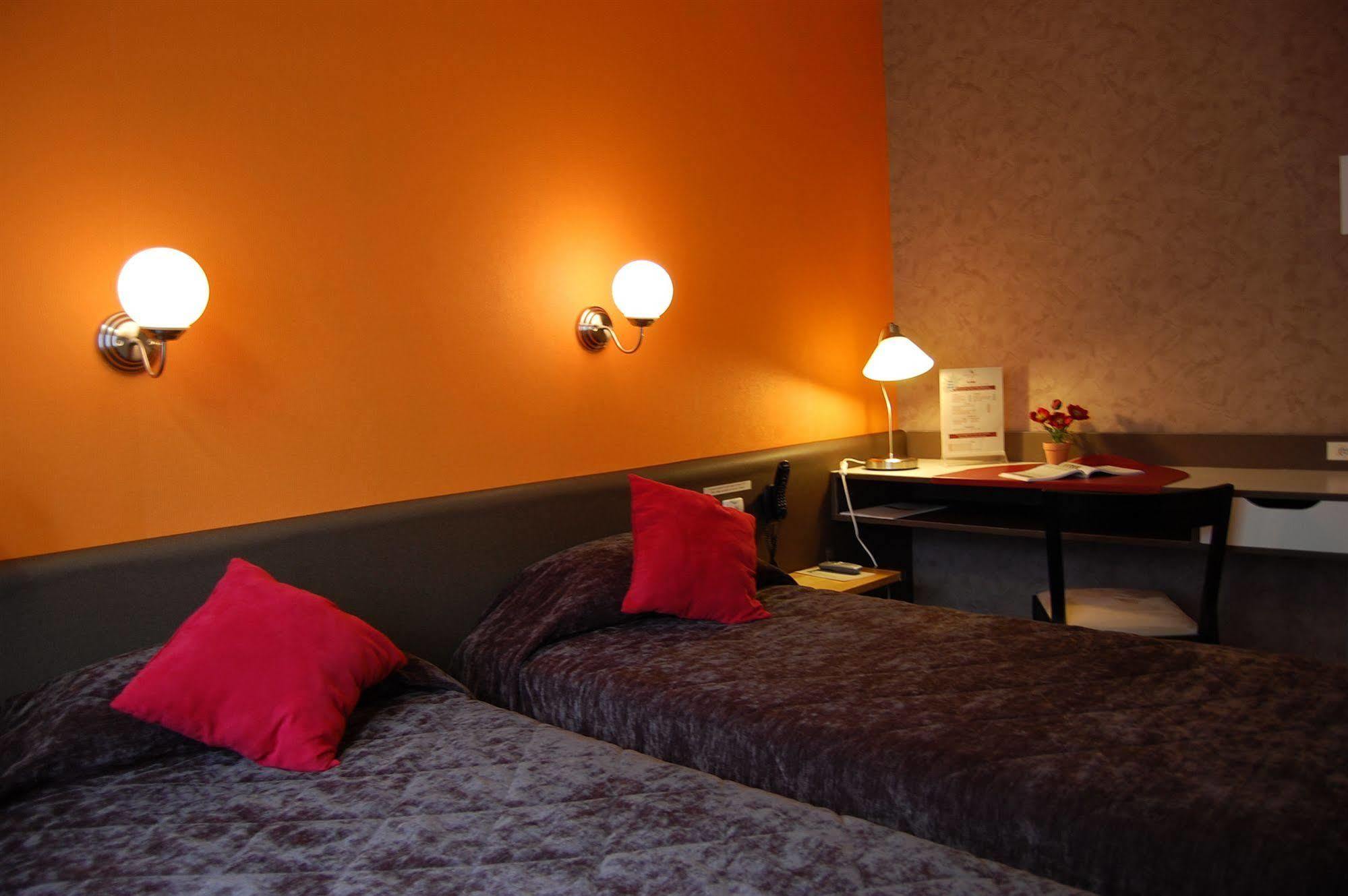 Logis Hotel Du Midi - Saint Etienne Sud Eksteriør bilde