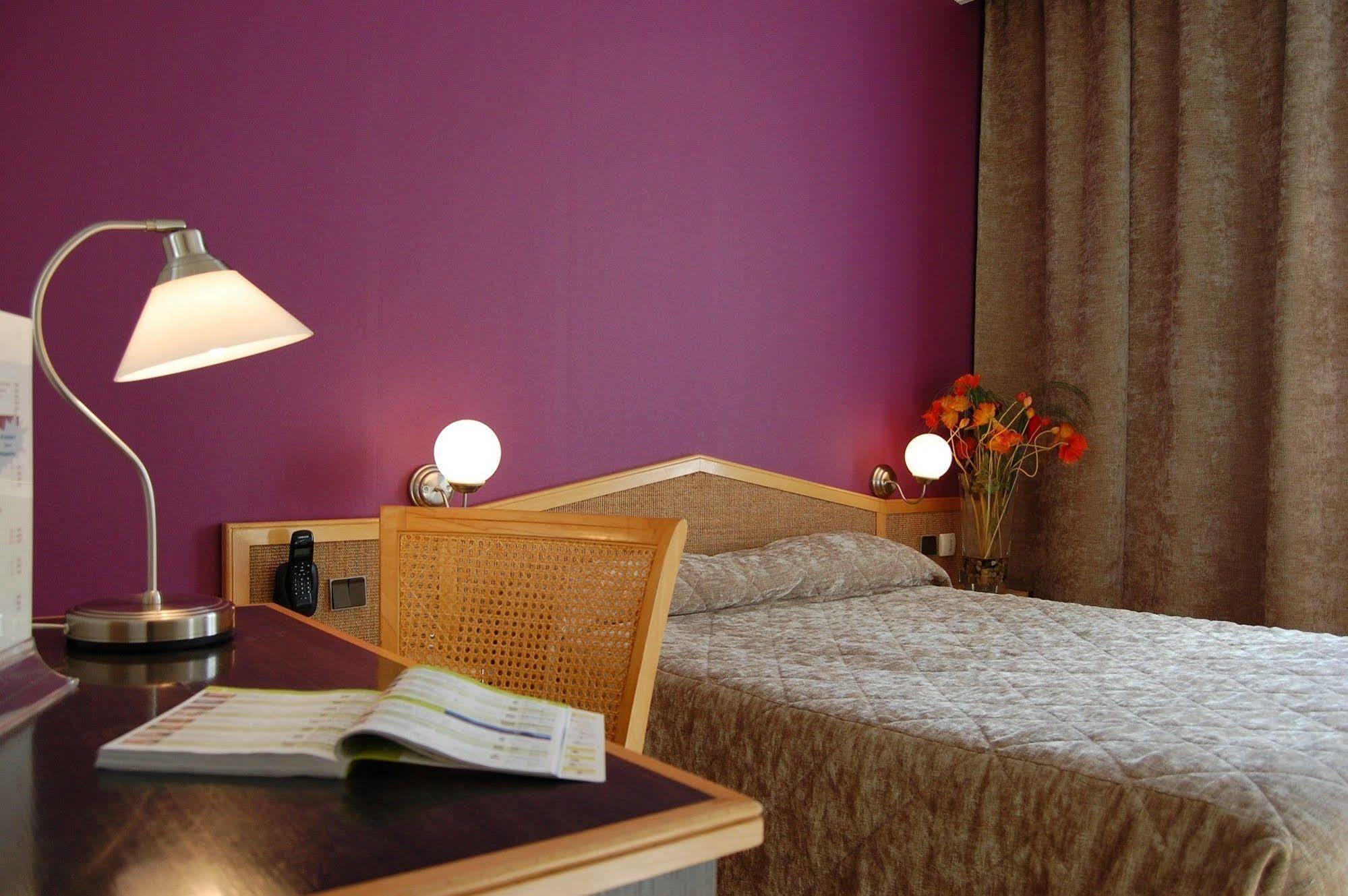 Logis Hotel Du Midi - Saint Etienne Sud Eksteriør bilde