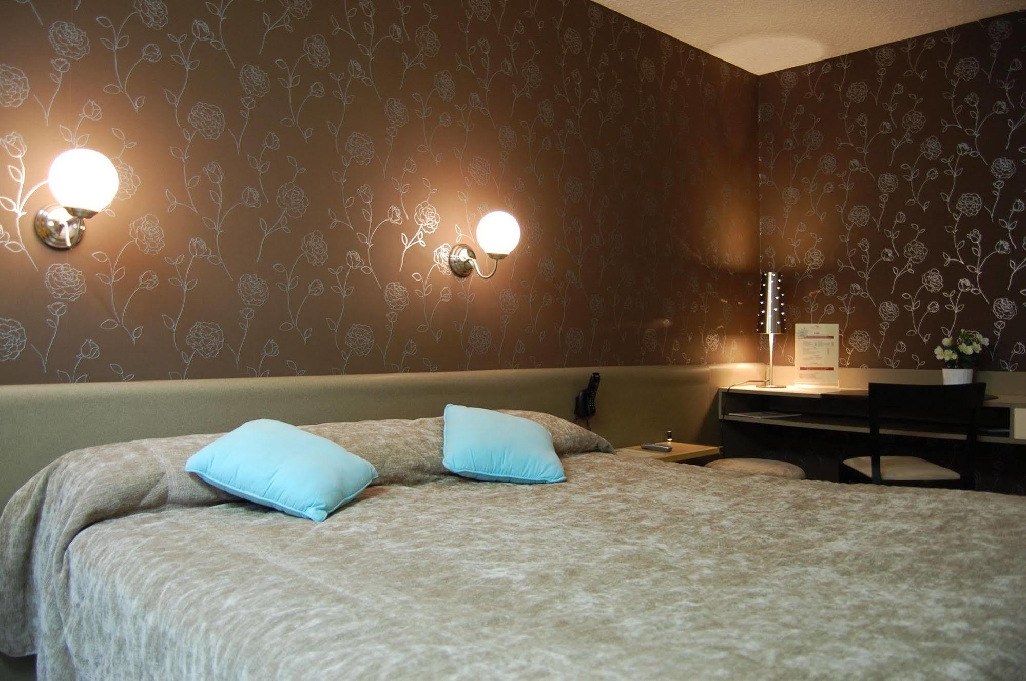 Logis Hotel Du Midi - Saint Etienne Sud Eksteriør bilde