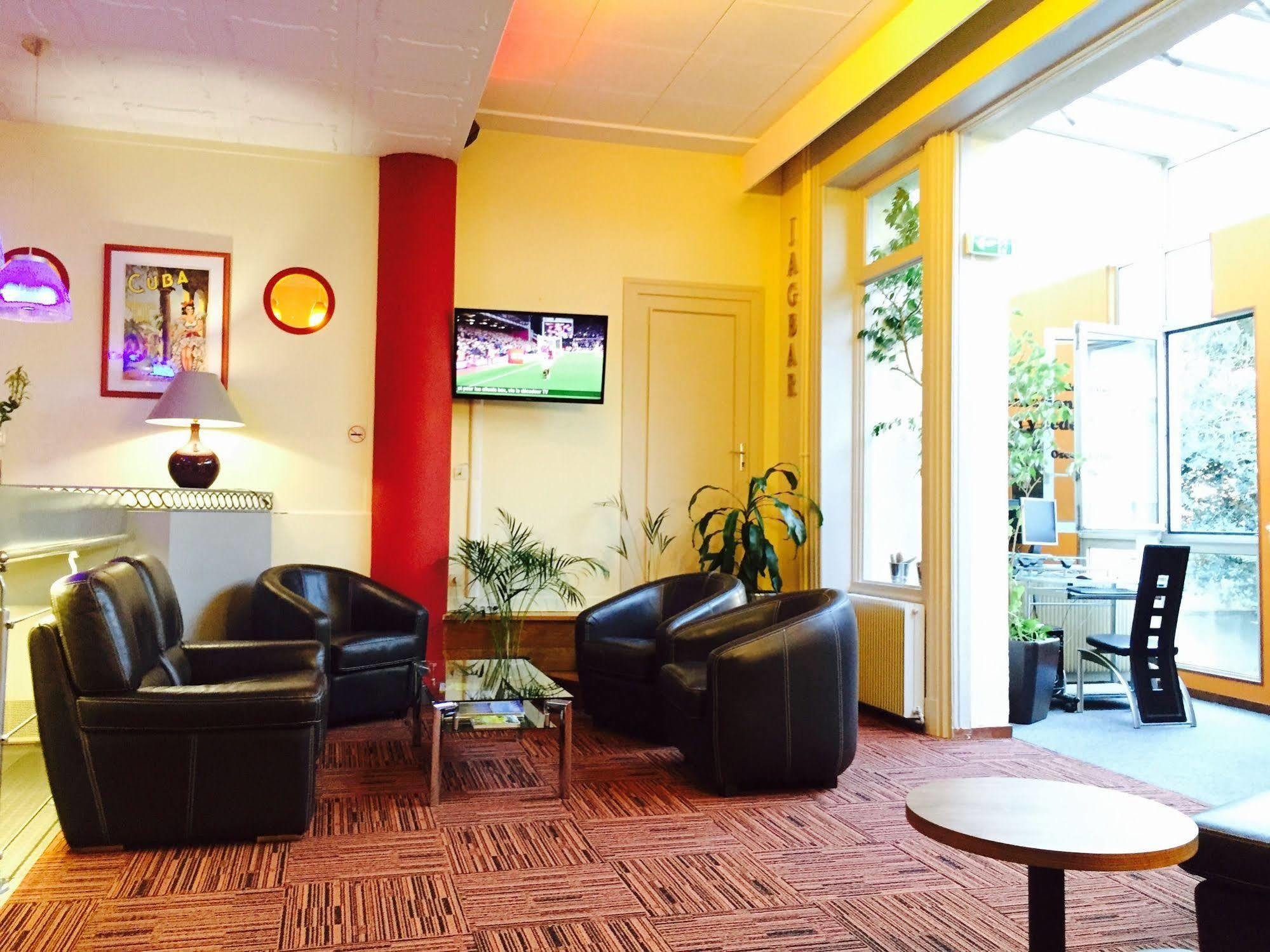 Logis Hotel Du Midi - Saint Etienne Sud Eksteriør bilde