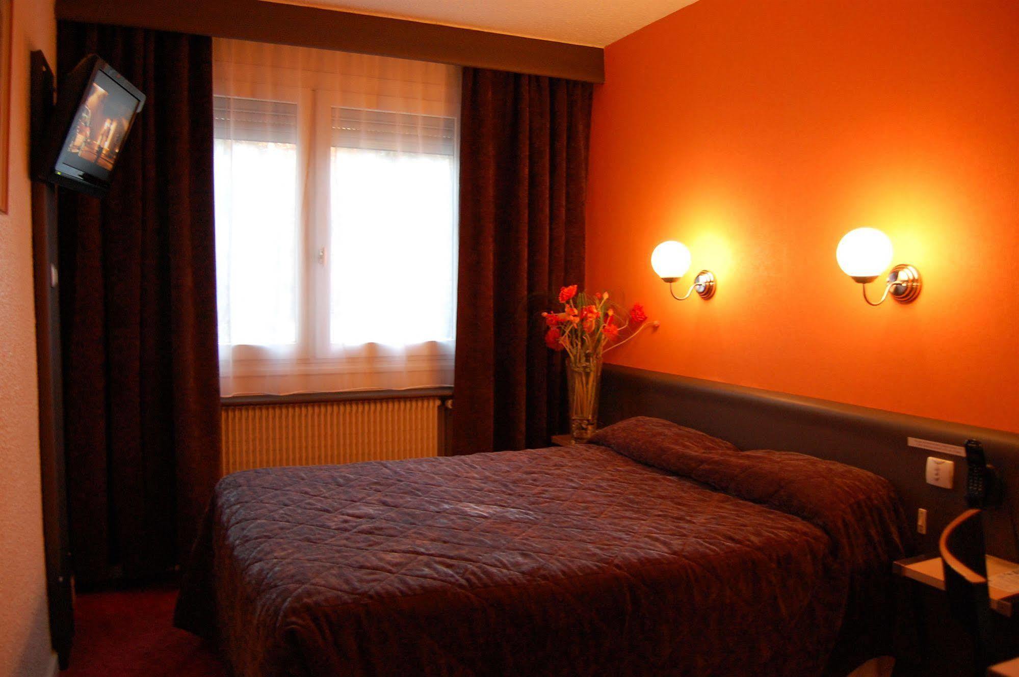 Logis Hotel Du Midi - Saint Etienne Sud Eksteriør bilde